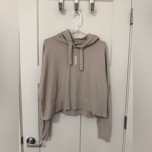 Gymshark Beige Cropped Hoodie – Women’s Medium